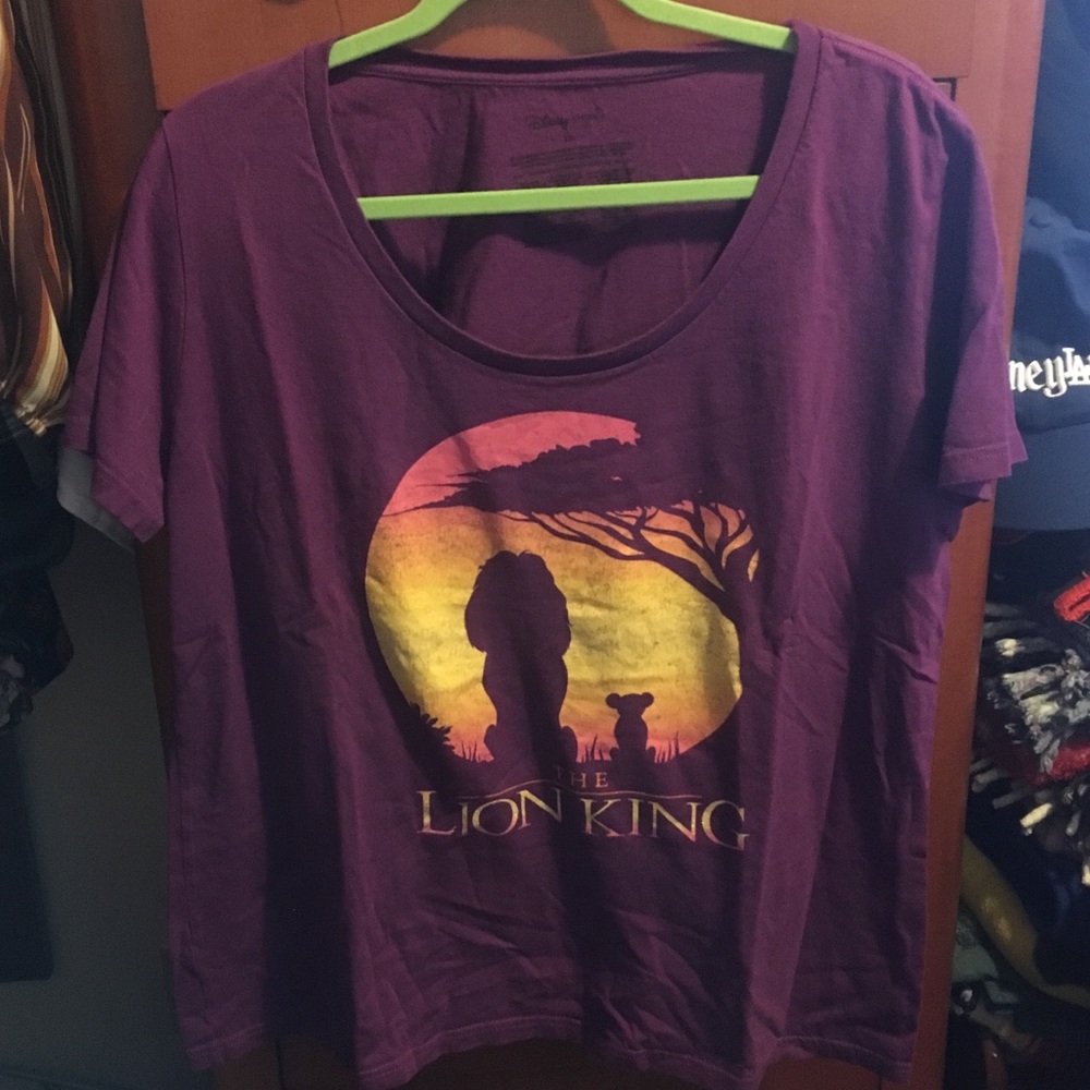 Women’s Lion King Tee